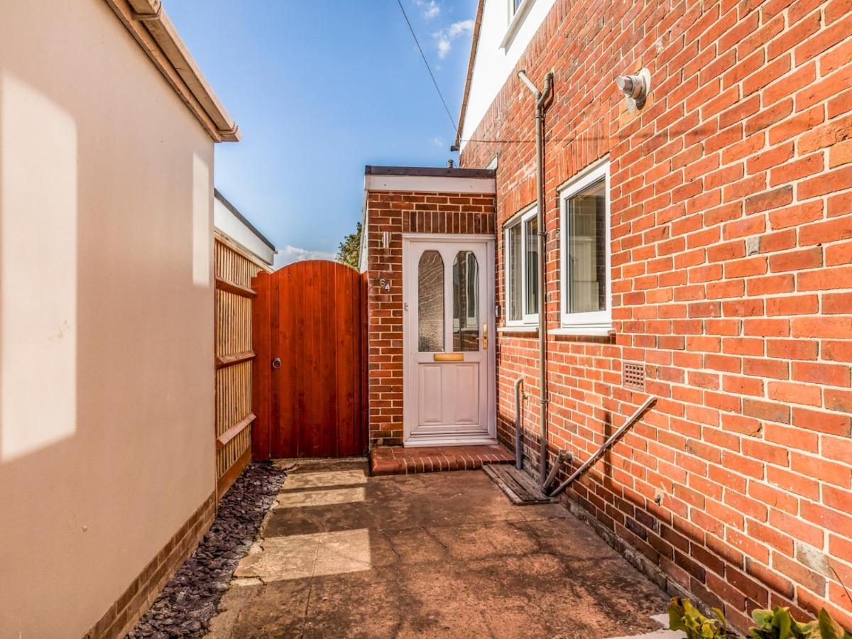 Pass The Keys Lovely Ground Floor Flat With Large Garden Чичестер Экстерьер фото