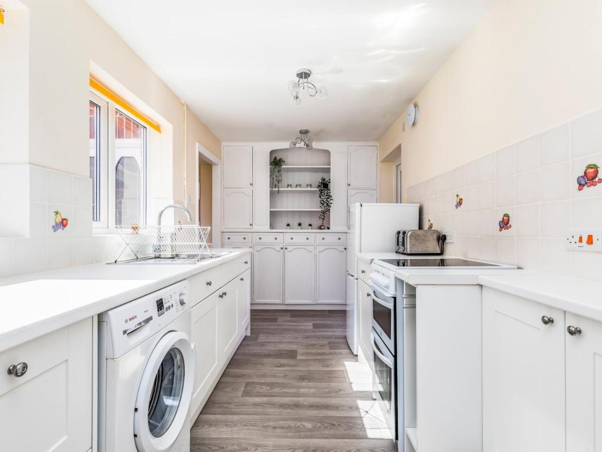 Pass The Keys Lovely Ground Floor Flat With Large Garden Чичестер Экстерьер фото